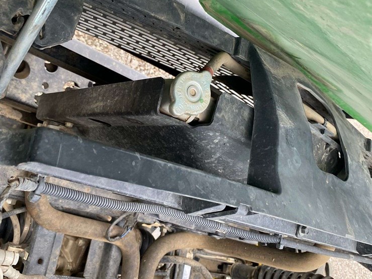 john-deere-835e-image-39