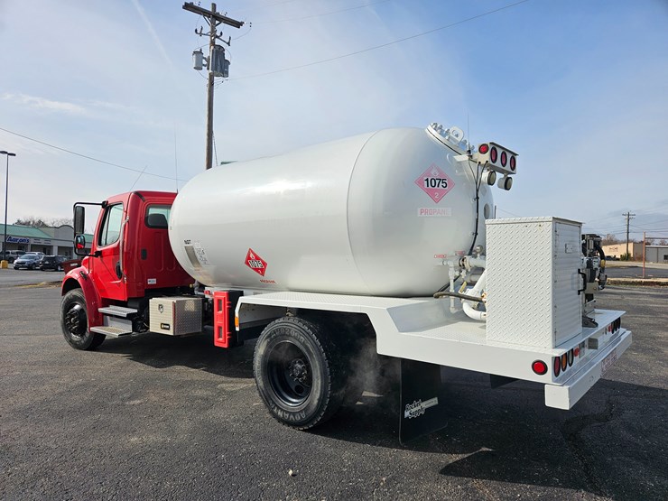 2016-freightliner-s2g-image-10