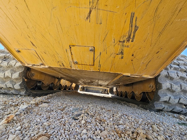 2023-caterpillar-299d3-image-33