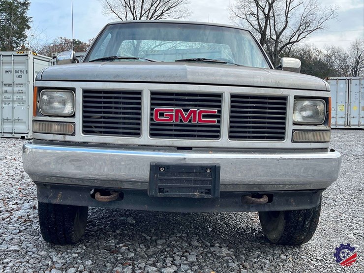 1990-gmc-sierra-pickup-truck-image-14