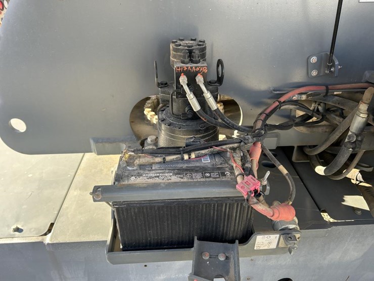 2017-skyjack-sj45t-image-40