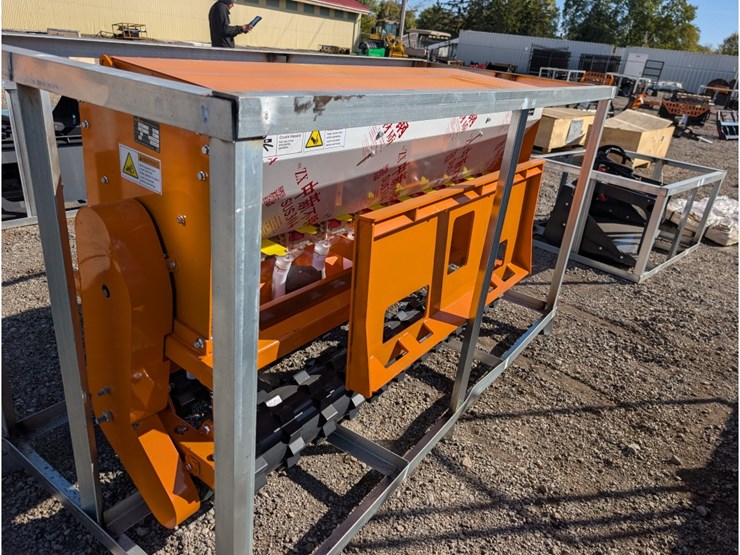 landhonor-3-point/skid-steer-no-till-seed-drill-image-10