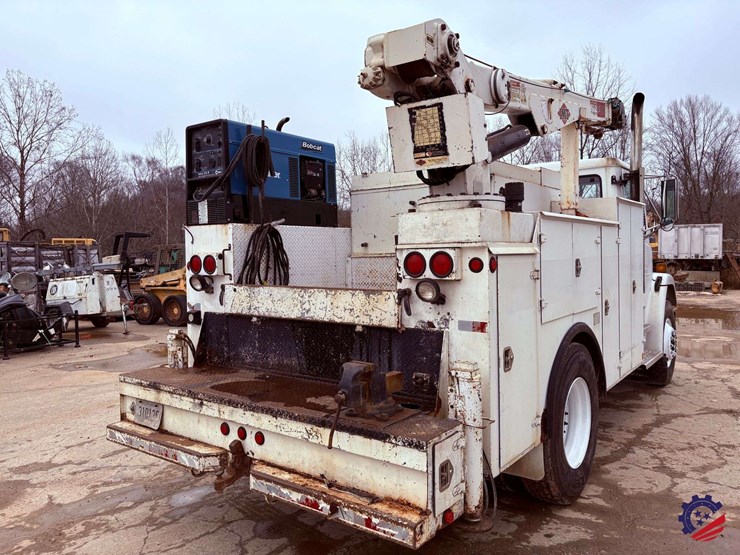 1998-freightliner-fl70-image-3