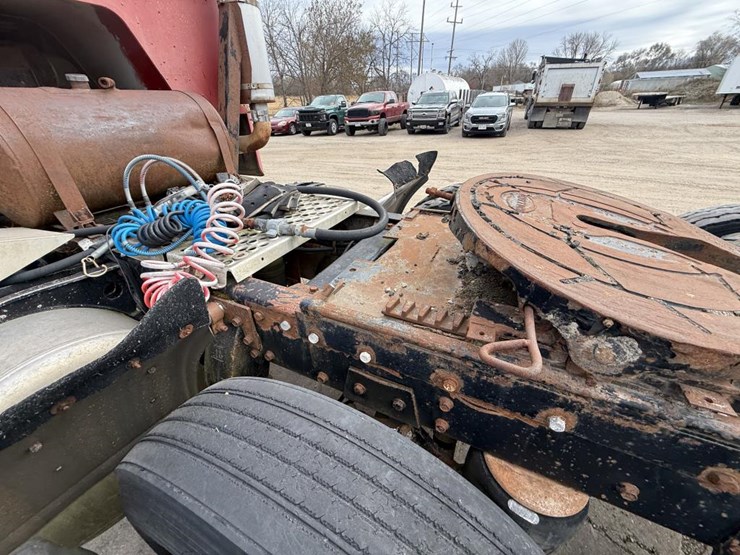 #1193-•-1984-peterbilt-cab-over-truck-tractor-image-37