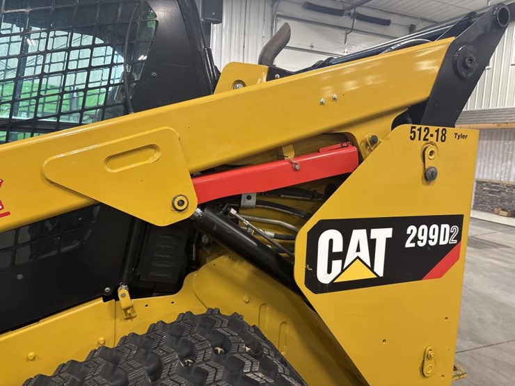 2018-caterpillar-228-image-28