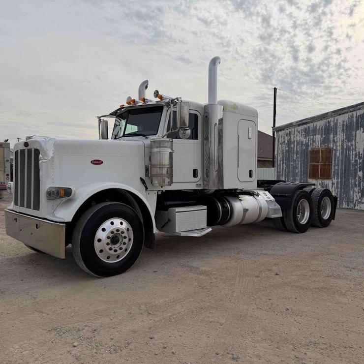 2018 PETERBILT 389