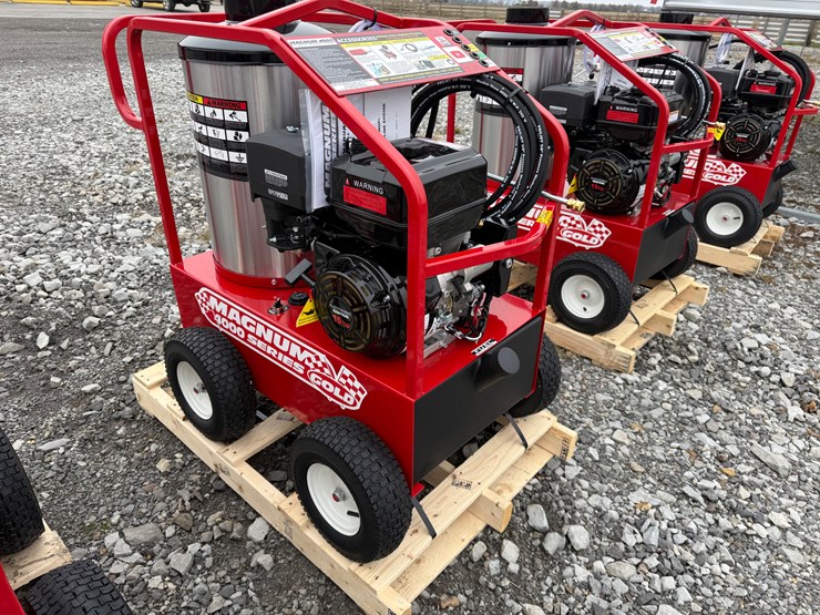 #3-•-unused-magnum-4000-series-hot-water-pressure-washer-254672-inv#33542-image-3