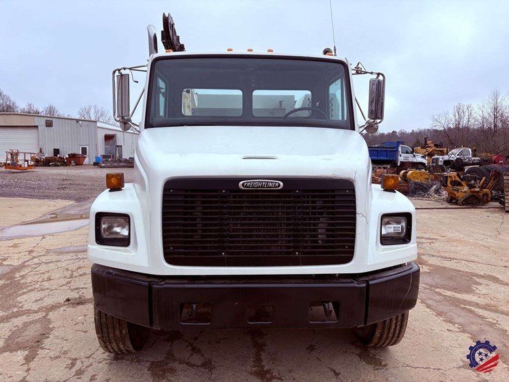 1998-freightliner-fl70-image-6
