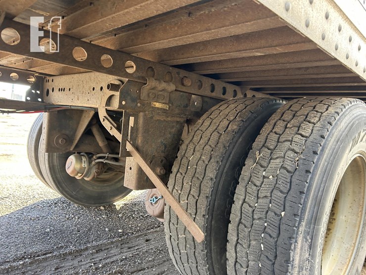 2011-strick-trailer-image-10