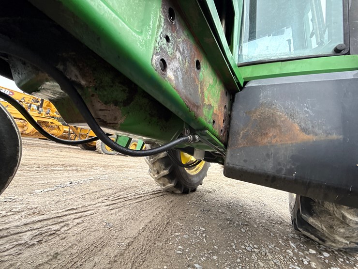 john-deere-6400-image-32