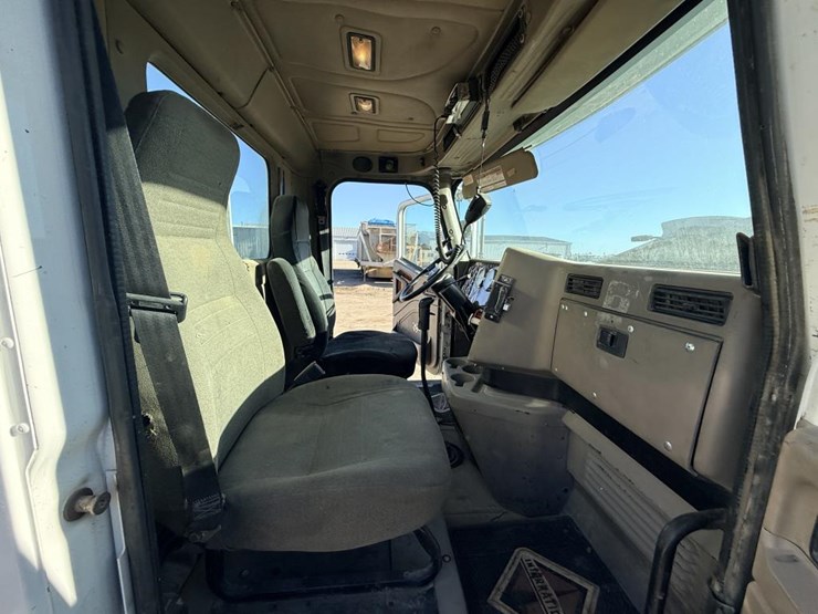 #1974-•-2008-international-eagle-day-cab-truck-tractor-image-39