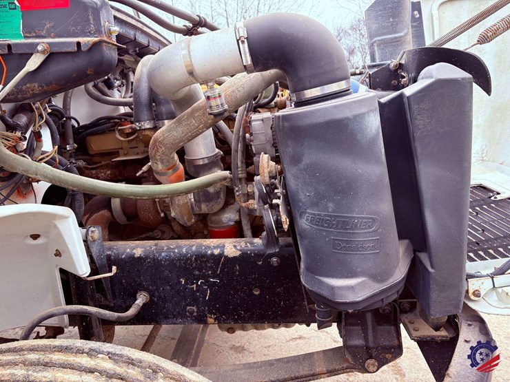 1998-freightliner-fl70-image-65