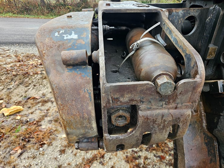 deere-200d-lc-image-88