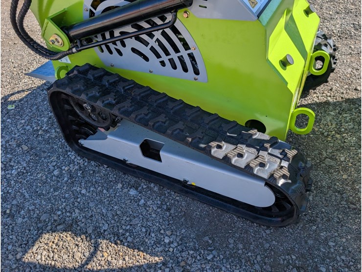 landhero-ldh-t460-mini-skid-steer-image-4