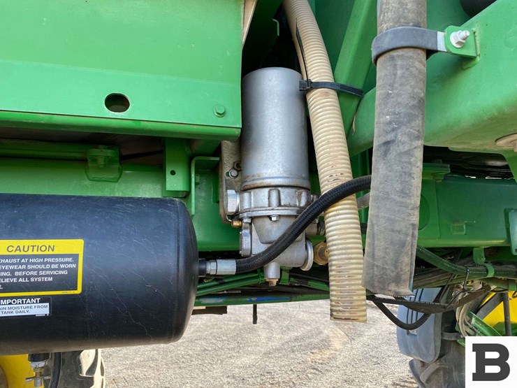 2013-john-deere-4830-image-45