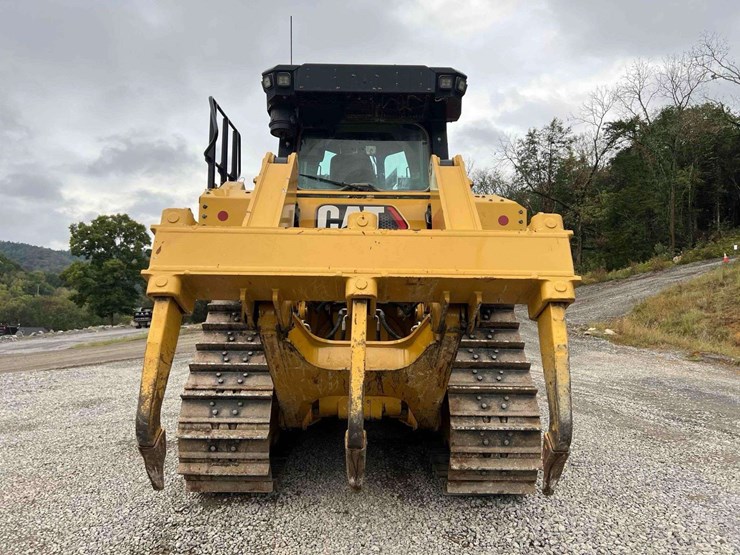 2022-caterpillar-d7-image-4