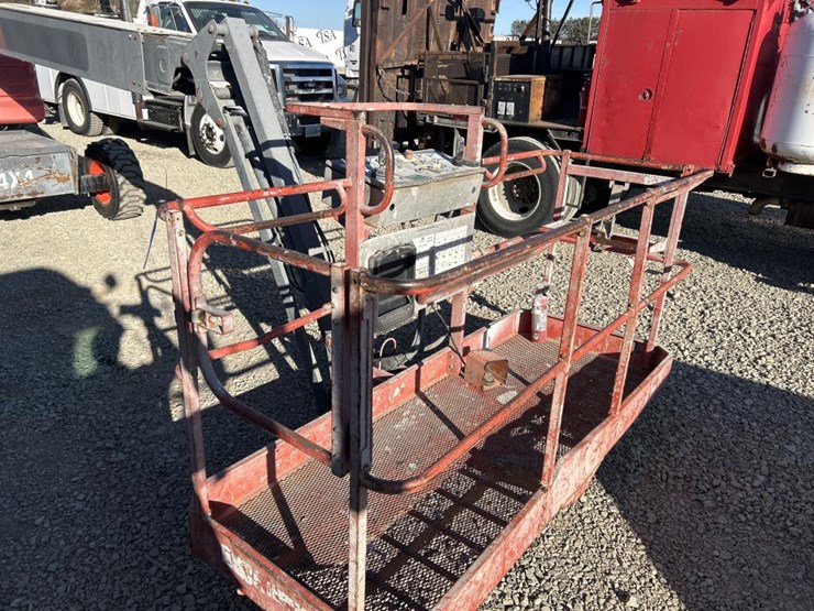 2017-skyjack-sj45t-image-9