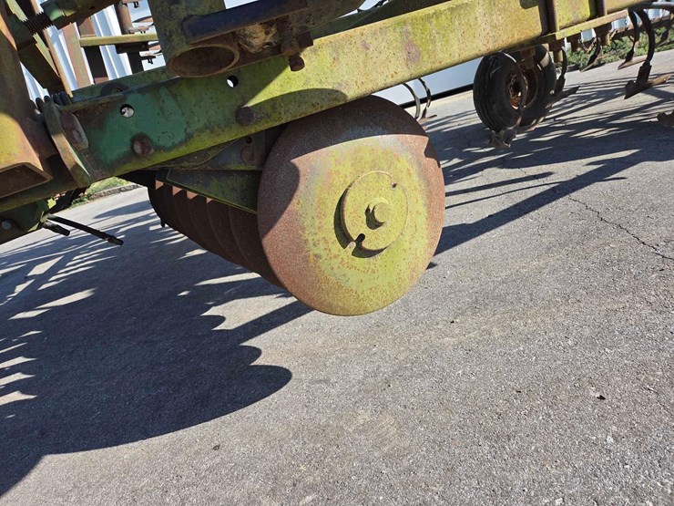 24'-farmhand-sf-4300-soil-finisher-image-8