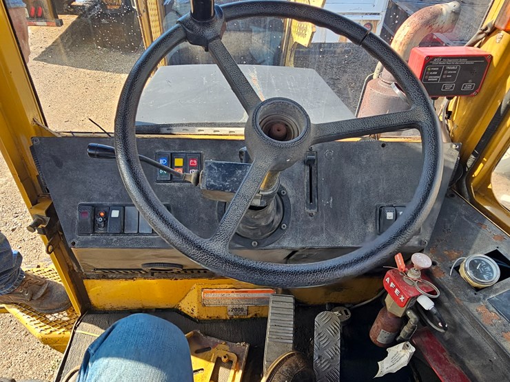 caterpillar-574-image-45