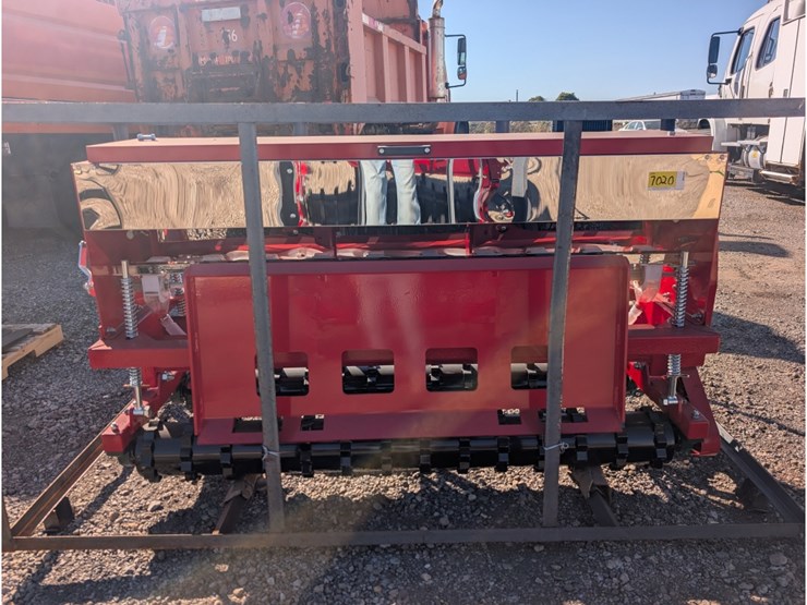 agt-skid-steer/3-point-seed-drill-image-2