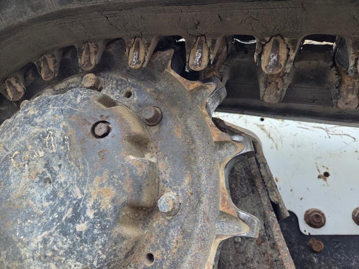 2020-bobcat-t740-image-54