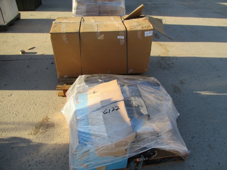 (2)-r-2400-red-dot-military-vehicle-a/c-kits-image-2