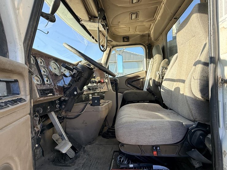 #1972-•-2008-international-eagle-day-cab-truck-tractor-image-30