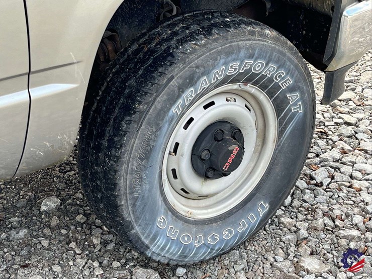 1990-gmc-sierra-pickup-truck-image-10