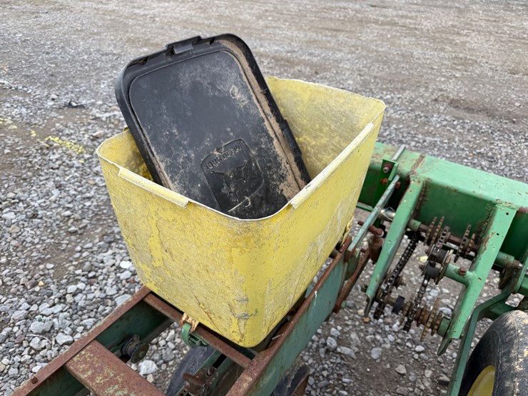 12-john-deere-12-image-28