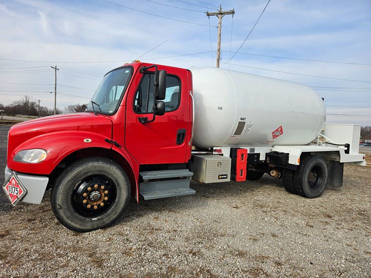 2016-freightliner-s2g-image-4