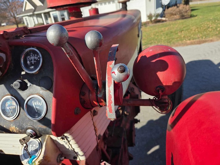 case-ih-560-image-52