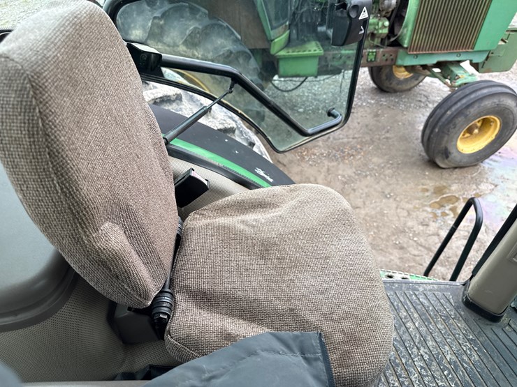 john-deere-8320r-image-49