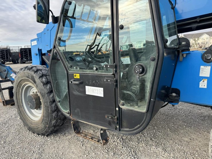 #1460-•-2014-genie-1056-telehandler-image-30