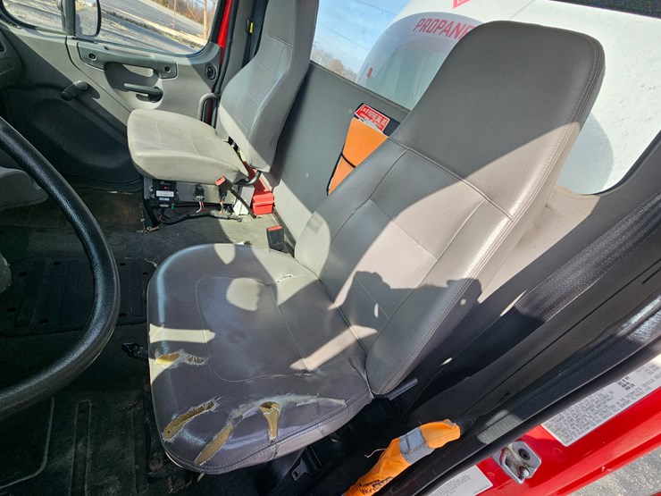 2016-freightliner-s2g-image-45