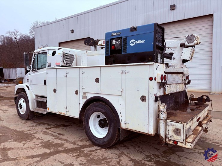 1998-freightliner-fl70-image-5