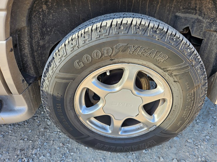 2004-gmc-yukon-image-56