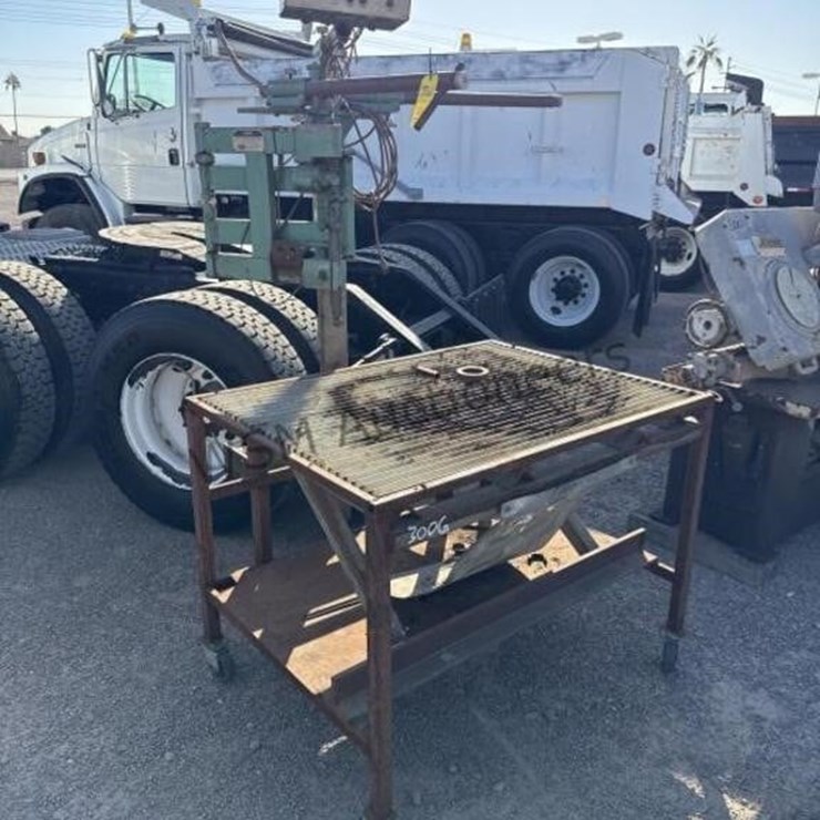 LINDE SHAPE CUTTING MACHINE ON TABLE