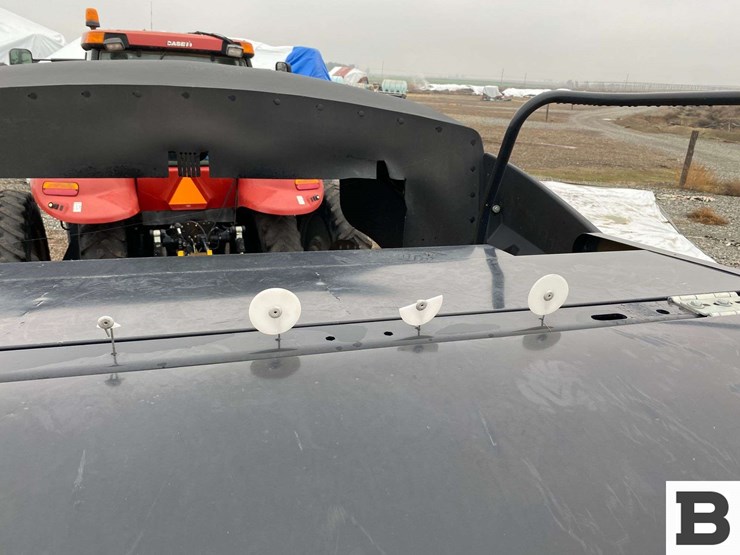 new-holland-340-image-67