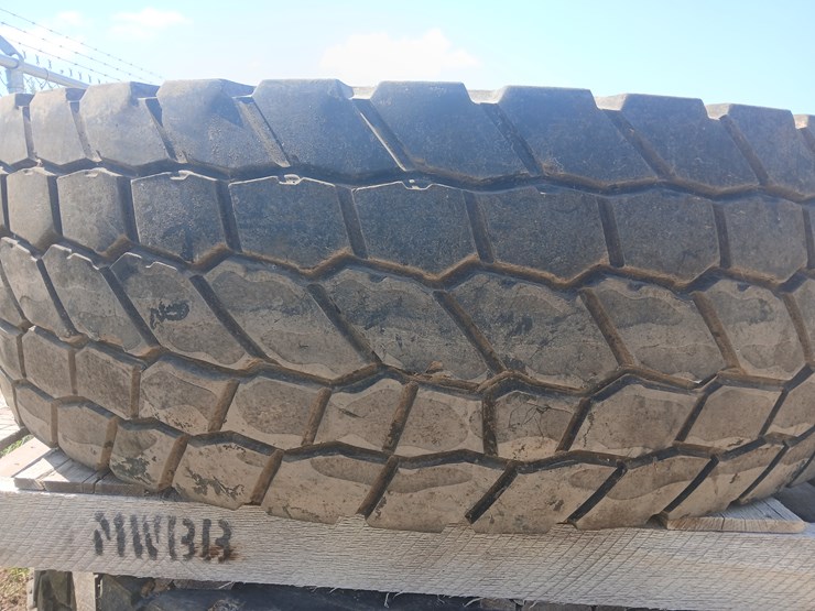 #20630-•-5--bridgestone-loader-tires-image-10
