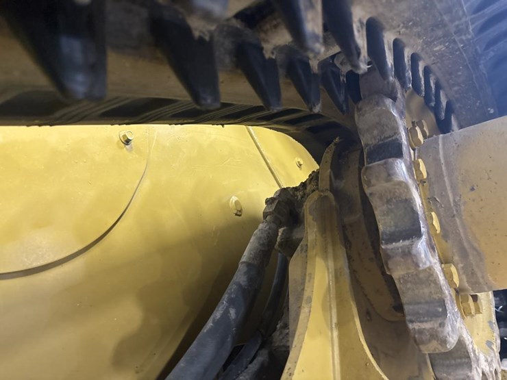 2018-caterpillar-228-image-61