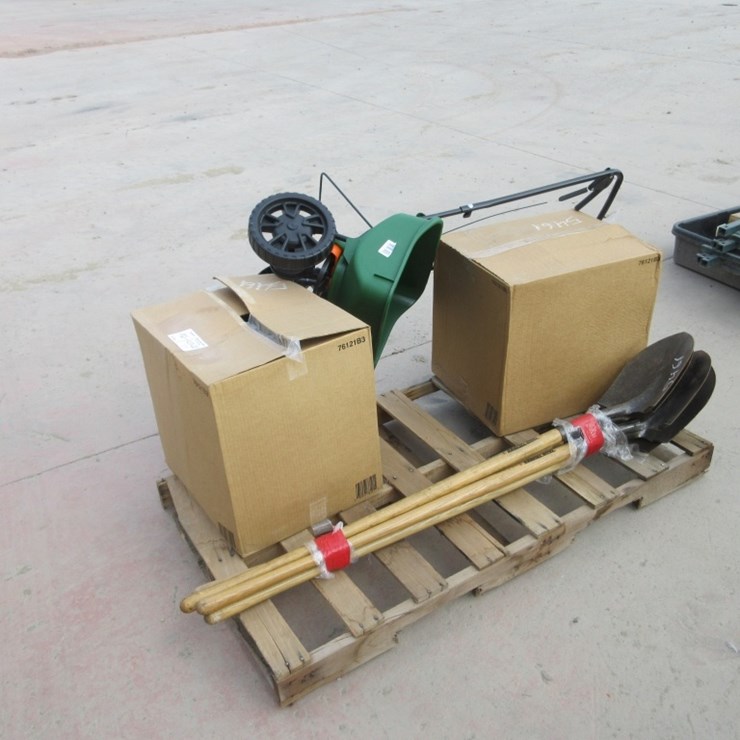 Lot Of (3) Seed Spreaders & (4) Spade Shovels