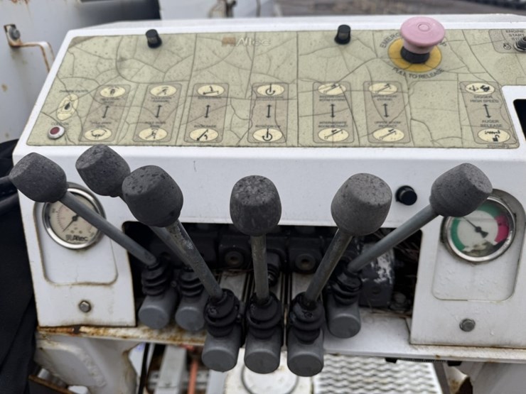 #2000-•-2014-freightliner-altec-digger-derrick-image-63