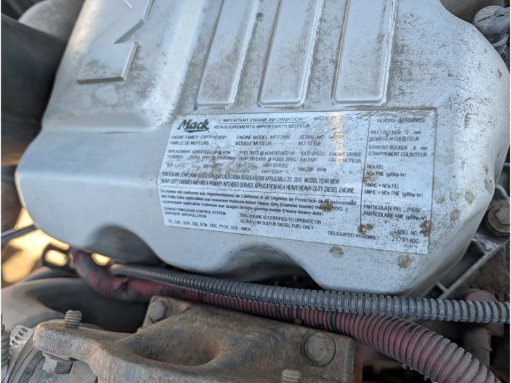 2013-mack-cxu612-day-cab-image-17