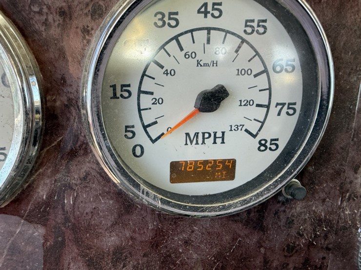 #1952-•-2008-international-eagle-day-cab-truck-tractor-image-54