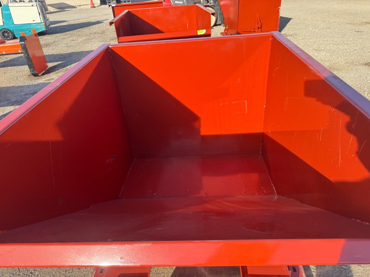 2-cubic-yard-self-dumping-hopper-image-5