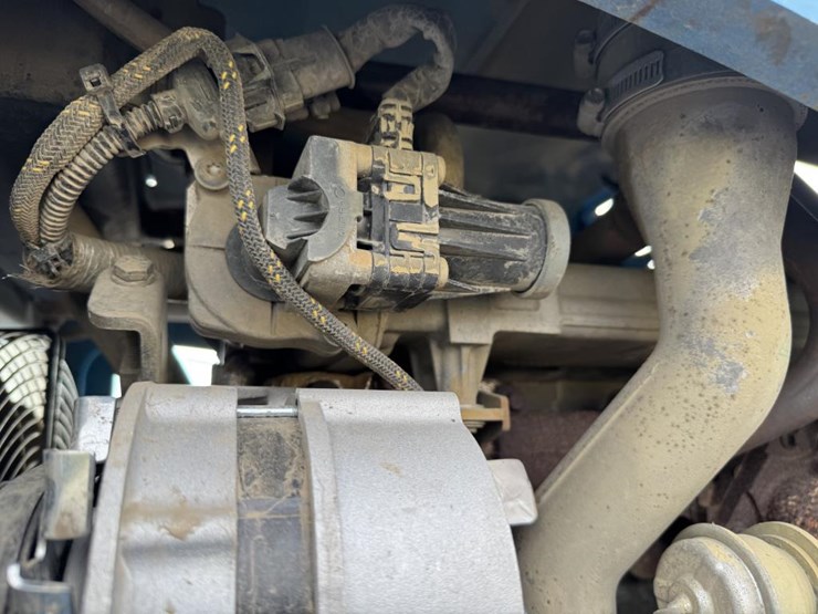 #1460-•-2014-genie-1056-telehandler-image-46