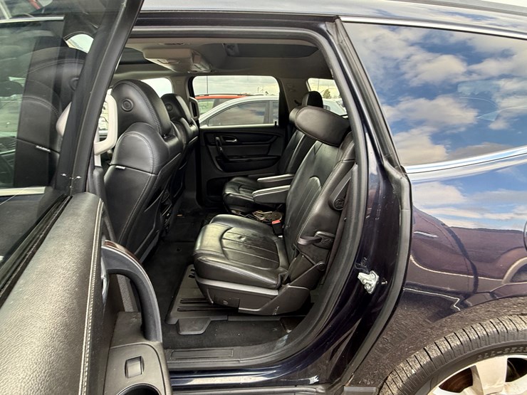2015-chevrolet-traverse-image-17