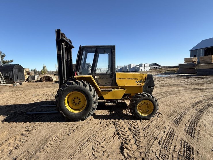 #1975-•-massey-ferguson-14k-forklift-image-2