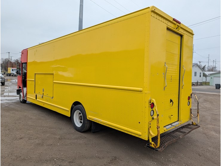 2017-freightliner-mt55-image-7