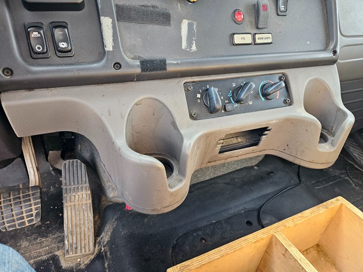 2018-freightliner-s2g-image-63